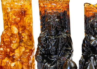 картинка Шахматные фигуры из янтаря большие "Резные" для ларца 50*50 от магазина Gamesdealer.ru