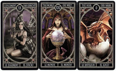 картинка Карты Таро "Fournier Anne Stokes Gotic Tarot" Fournier / Готическое Таро Анны Стокс от магазина Gamesdealer.ru