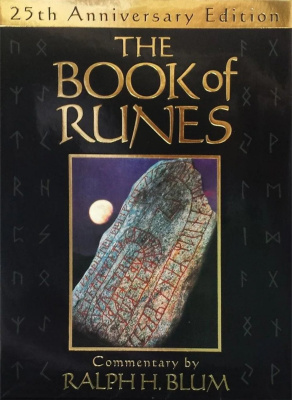 картинка Карты Таро "Book of Runes Set" US Games / Набор "Книга рун" от магазина Gamesdealer.ru