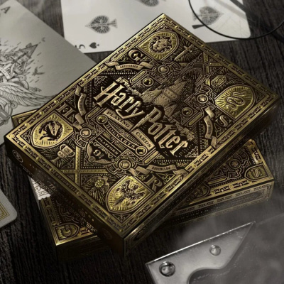 картинка Карты "Theory11 Harry Potter Deck - Yellow (Hufflepuff)" от магазина Gamesdealer.ru