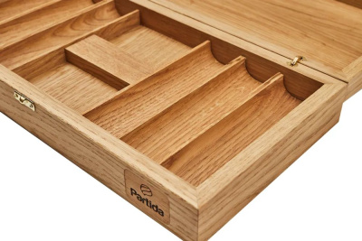 картинка Набор для покера Luxury Ceramic на 300 фишек в дубовом кейсе, Partida от магазина Gamesdealer.ru