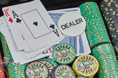 картинка Набор для покера Nevada Jack Ceramic на 500 фишек от магазина Gamesdealer.ru