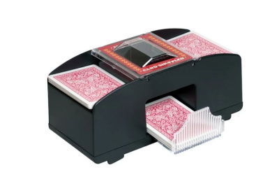 картинка Набор для игры в покер и блэк-джек Royal Flush на 600 фишек от магазина Gamesdealer.ru