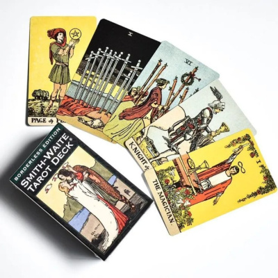 картинка Карты Таро "Smith-Waite Tarot Borderless" US Games / Таро Смит-Уэйта колода без полей от магазина Gamesdealer.ru