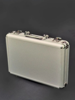 картинка Набор для покера Ultimate 2.0 на 200 фишек. от магазина Gamesdealer.ru