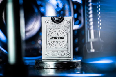 картинка Карты "Theory11 Star Wars Playing Cards - Silver Special Edition - the Light Side" магазин Gamesdealer.ru являющийся официальным дистрибьютором в России  картинка Карты "Theory11 Star Wars Playing Cards - Silver Special Edition - the Light Side" от магазина Gamesdealer.ru