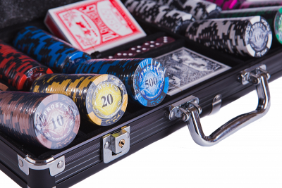 картинка Набор для покера Frost на 300 фишек от магазина Gamesdealer.ru