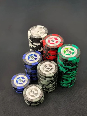 картинка Набор для покера Black Stars на 200 фишек магазин Gamesdealer.ru являющийся официальным дистрибьютором в России  картинка Набор для покера Black Stars на 200 фишек от магазина Gamesdealer.ru