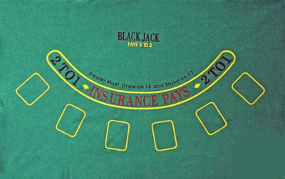 картинка Набор для игры в покер и блэк-джек Royal Flush на 600 фишек от магазина Gamesdealer.ru