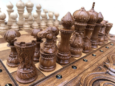 картинка Шахматы резные в ларце "Имперские", Armenakyan от магазина Gamesdealer.ru