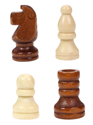 картинка Комплект игр 2 в 1 в деревянном футляре (покер, шахматы), 24х24х7 см от магазина Gamesdealer.ru