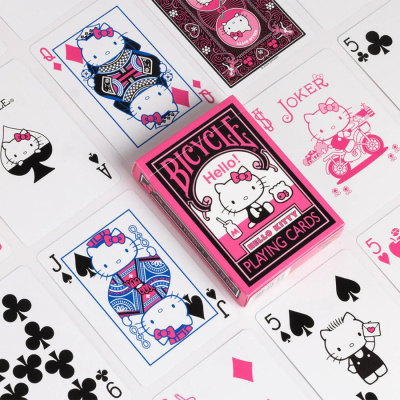 картинка Карты "Bicycle Hello Kitty Black & Pink" от магазина Gamesdealer.ru