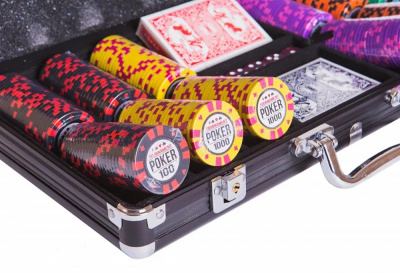 картинка Набор для покера TOURNAMENT 300 фишек от магазина Gamesdealer.ru