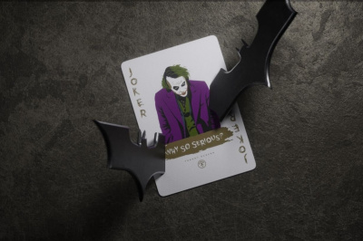 картинка Карты "Theory11 Dark Knight Playing Cards" от магазина Gamesdealer.ru