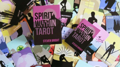 картинка Карты Таро "Spirit Within Tarot" RED Feather / Дух в Таро  от магазина Gamesdealer.ru