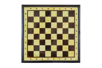 Шахматная доска малая с рамкой из янтаря 25*25