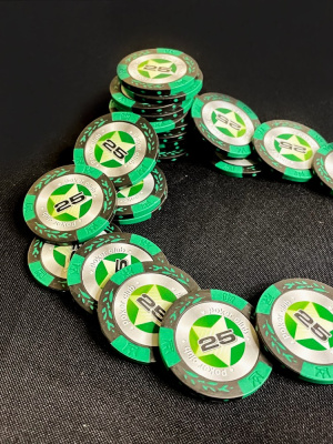 картинка Фишки для игры в покер Black Stars номиналом 25 (25шт) от магазина Gamesdealer.ru