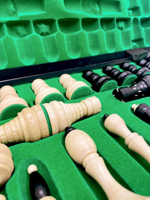 картинка Шахматы "Классические" 48 см, Madon (деревянные, Польша) от магазина Gamesdealer.ru