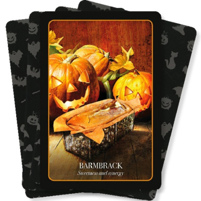 картинка Карты Таро "The Halloween Oracle cards" Blue Angel / Карты Оракула на Хэллоуин от магазина Gamesdealer.ru