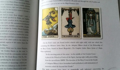 картинка Книга Pamela Colman Smith The Untold Story book, US Games / Памела Колман Смит Книга Нерасскзанная от магазина Gamesdealer.ru