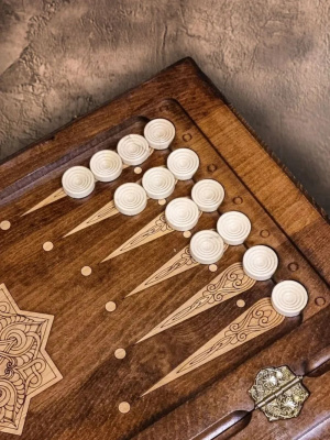 картинка Нарды резные "Золотой Узор 2", Mirzoyan от магазина Gamesdealer.ru