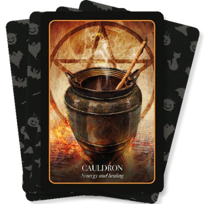 картинка Карты Таро "The Halloween Oracle cards" Blue Angel / Карты Оракула на Хэллоуин от магазина Gamesdealer.ru