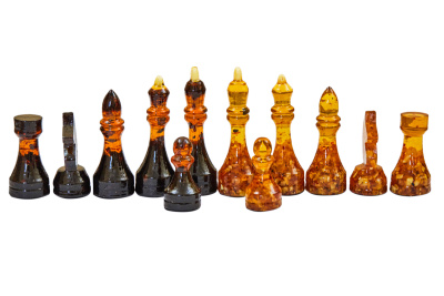 Шахматные фигуры из янтаря средние "Классика" для доски 37*37