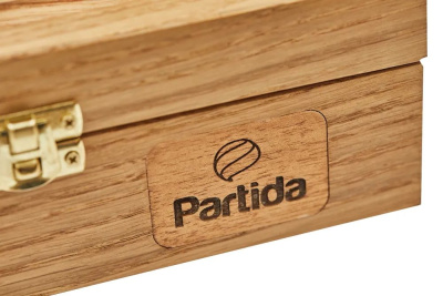 картинка Набор для покера Valentino Poker Room Ceramic на 500 фишек в дубовом кейсе, Partida от магазина Gamesdealer.ru