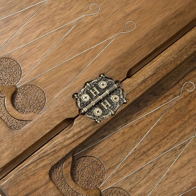 картинка Нарды резные "Армянский узор" с серебром 60 орех, Haleyan от магазина Gamesdealer.ru