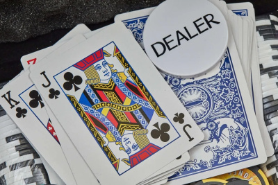 картинка Набор для покера Stones на 300 фишек от магазина Gamesdealer.ru