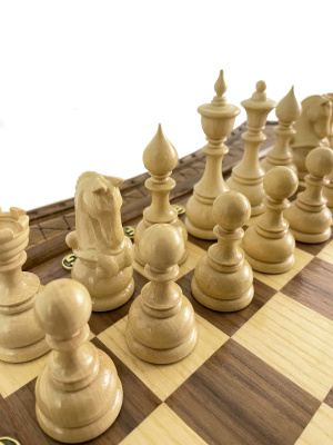 картинка Шахматы резные восьмиугольные в ларце с ящиками 50, Haleyan от магазина Gamesdealer.ru