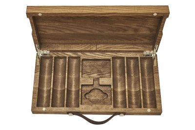 картинка Набор для покера Valentino Poker Room Ceramic на 300 фишек в кейсе из ясеня, Partida от магазина Gamesdealer.ru