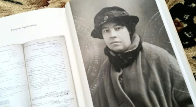 картинка Книга Pamela Colman Smith The Untold Story book, US Games / Памела Колман Смит Книга Нерасскзанная от магазина Gamesdealer.ru