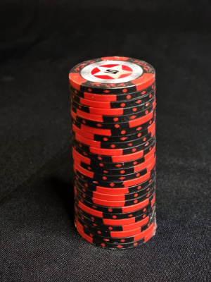 картинка Фишки для игры в покер Black Stars номиналом 5 (25шт) от магазина Gamesdealer.ru