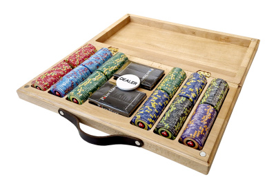 картинка Набор для покера EPT Ceramic на 300 фишек в кейсе из бука, Partida от магазина Gamesdealer.ru