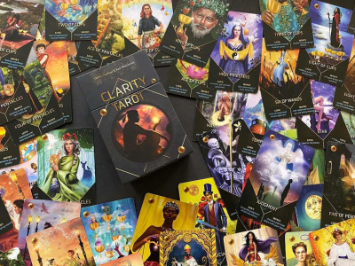 картинка Карты Таро "Clarity Tarot Cards" Schiffer Publishing / Карты Таро ясности  от магазина Gamesdealer.ru