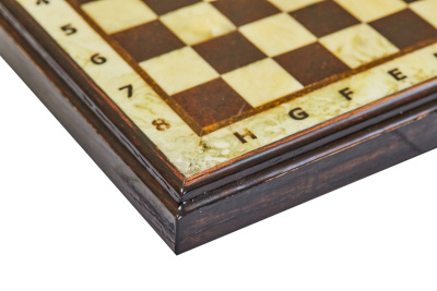 картинка Шахматный ларец из янтаря с доской малый (дуб) 27*27 от магазина Gamesdealer.ru