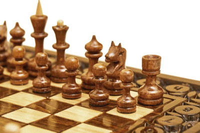 картинка Шахматы + нарды резные с гранатами 60, Haleyan от магазина Gamesdealer.ru