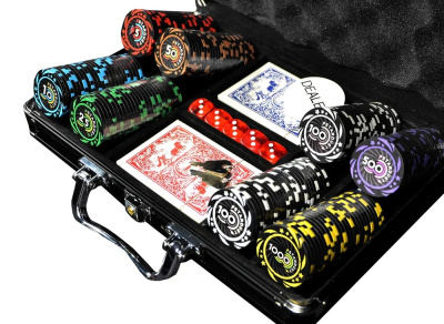 картинка Набор для покера Star dust на 200 фишек от магазина Gamesdealer.ru