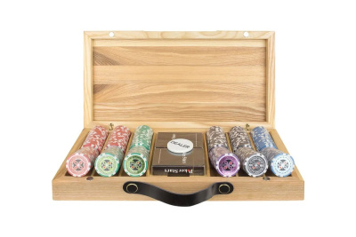 картинка Набор для покера Ultimate на 300 фишек в кейсе из ясеня v2, Partida от магазина Gamesdealer.ru