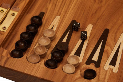 картинка Нарды+шашки "Витязь на распутье"дорожные из массива мореного ясеня 36x46 см от магазина Gamesdealer.ru