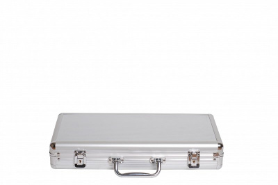 картинка Набор для покера Russian Poker на 300 фишек от магазина Gamesdealer.ru