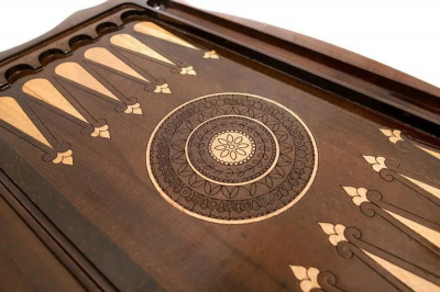 картинка Нарды резные "Олень 2", Simonyan от магазина Gamesdealer.ru