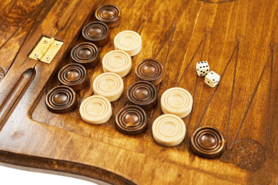 картинка Нарды резные "Арарат и Хорвирап", Petrosyan от магазина Gamesdealer.ru