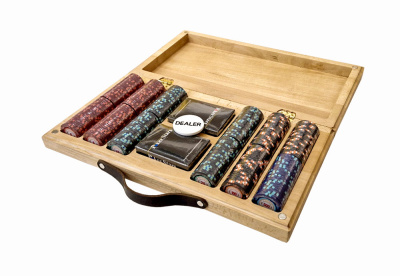 картинка Набор для покера Casino Royale на 300 фишек в кейсе из бука, Partida от магазина Gamesdealer.ru