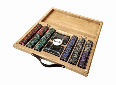 картинка Набор для покера Black Stars на 300 фишек в кейсе из бука, Partida от магазина Gamesdealer.ru