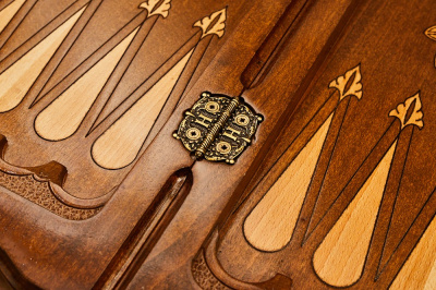 картинка Шахматы + нарды резные "Неркени" 60, с ручкой, Haleyan от магазина Gamesdealer.ru