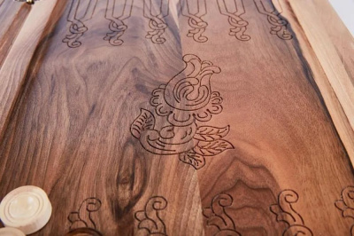 картинка Нарды резные "Орнамент 3" с цельным рисунком, Mkhitaryan от магазина Gamesdealer.ru