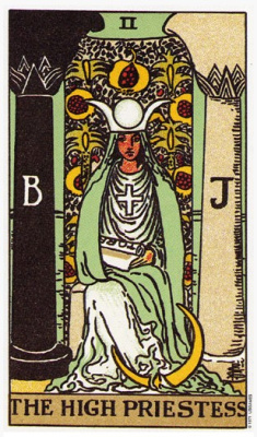 картинка Карты Таро "The Rider-Waite Tarot Deck - Standard" Reprint / Колода Таро Райдер-Уэйт - Стандартная T от магазина Gamesdealer.ru